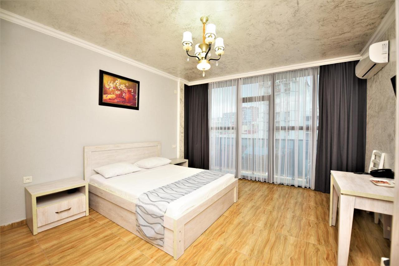 Kazbegi Hotel Batumi Exterior foto
